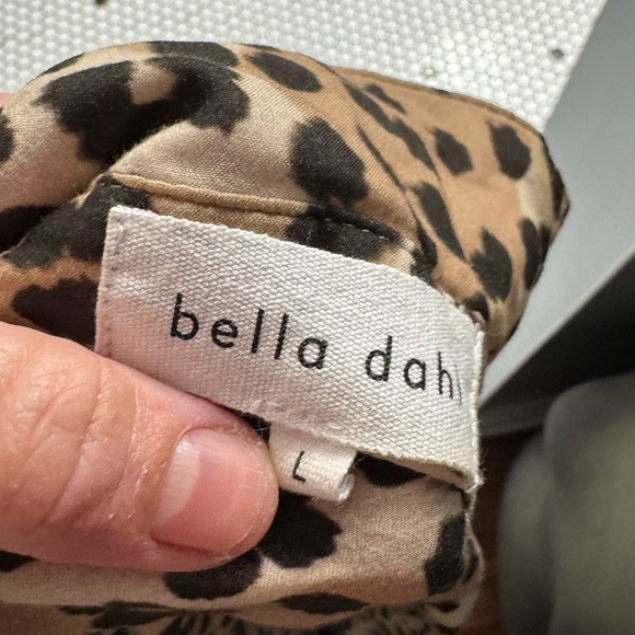 Bella Dahl button up shirt size large - Picture 3 of 4